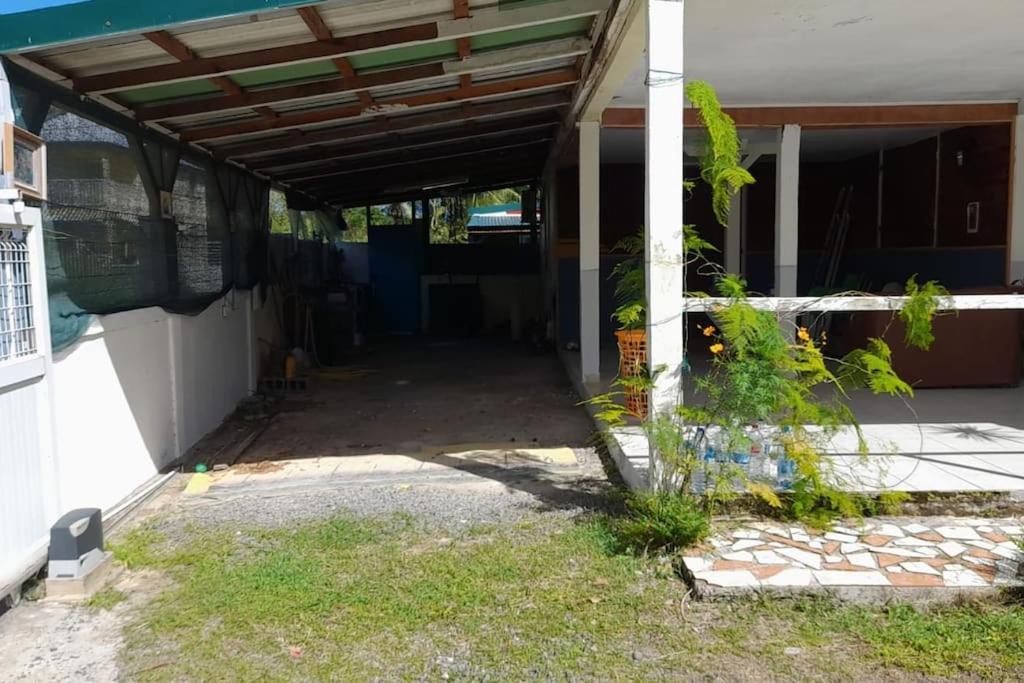 La Petite Maison, Spacieuse, Avec Jardin / Parking Sainte-Rose Exteriör bild