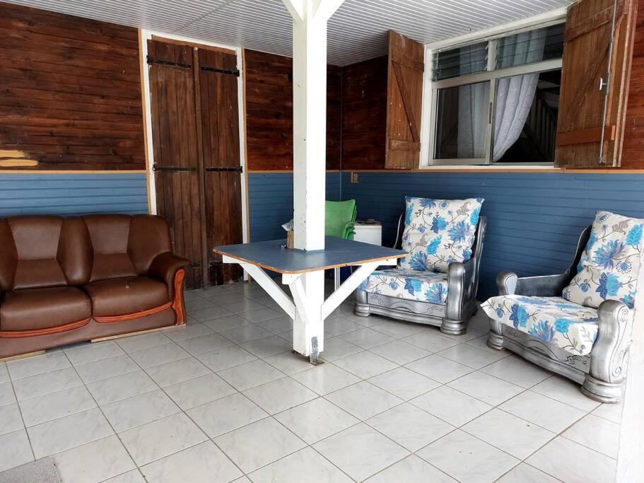 La Petite Maison, Spacieuse, Avec Jardin / Parking Sainte-Rose Exteriör bild